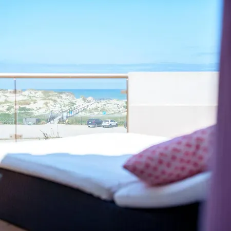 Sunset Retreat, Del Rey C7 Апартаменты